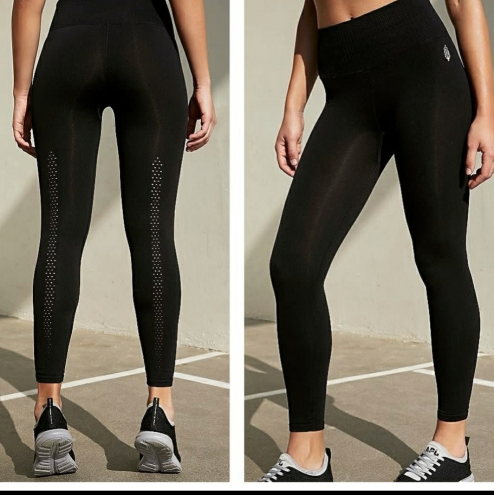 Free People Movement Good Karma Black XS/S Leggings - Picture 2 of 4